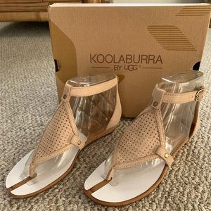 KOOLABURRA BY UGG BRIONA FROSTED ALMOND SANDALS